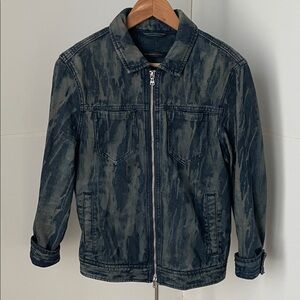 Men’s John Varvatos Blue Denim Jacket. Size Small